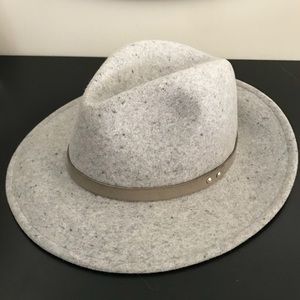 Club Monaco Wool Hat in Light Heather